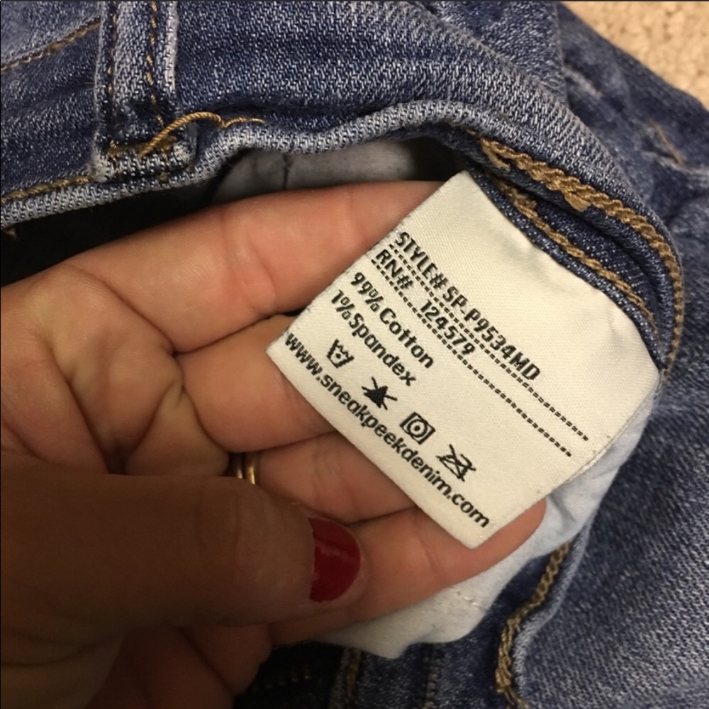 Distressed Jeans - Picture 6 of 6